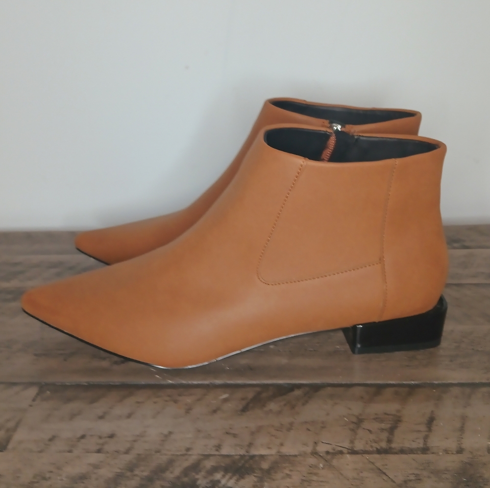 VHNY Pointed Toe Ankle Boots NWOT/B